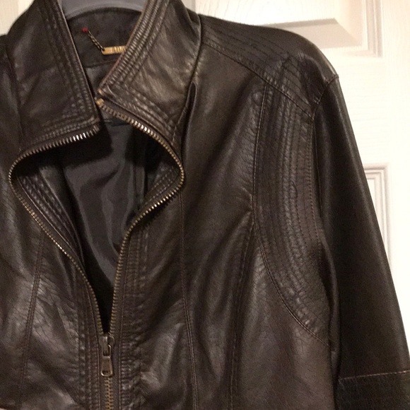 Leather jacket - Picture 2 of 2